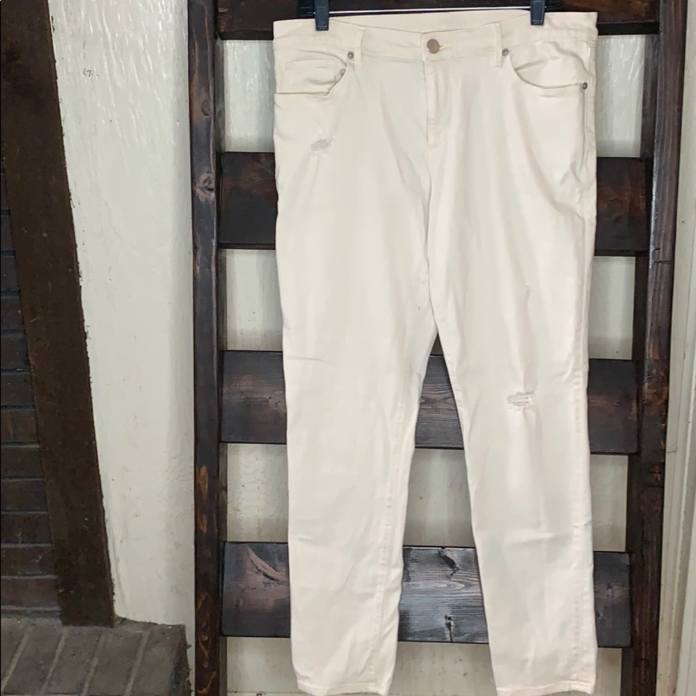 Loft lightweight denim pants.      H1